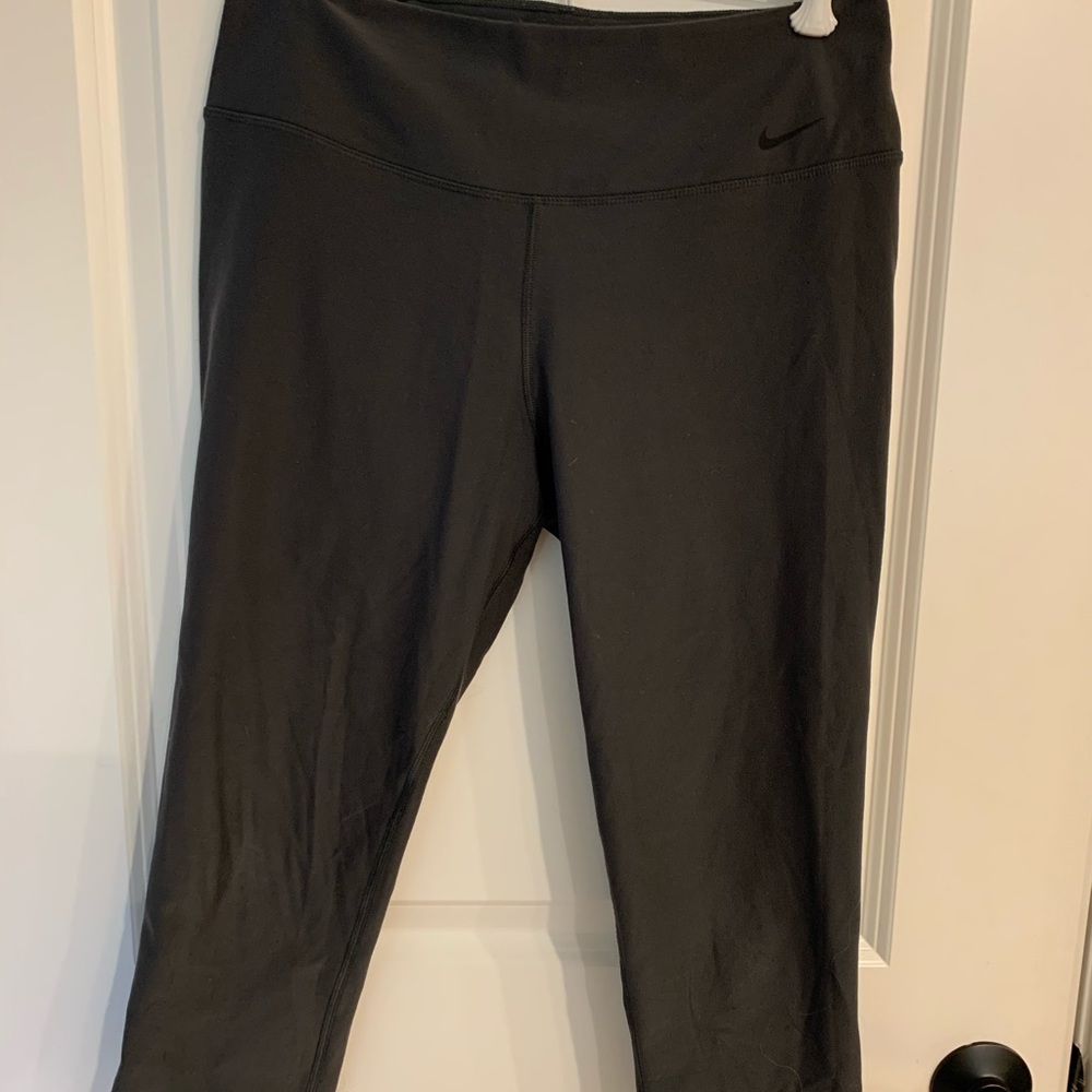 Nike Capri cropped pants